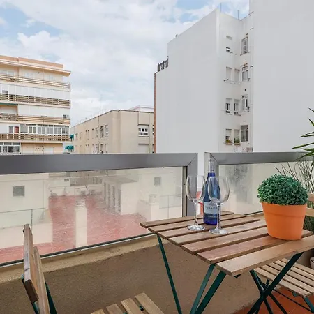 Un Respiro En Playa Victoria 1 Hab Y Salon Con Sofa Cama カディス