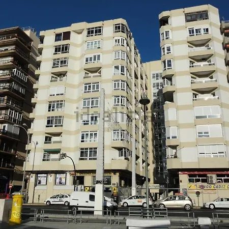 Un Respiro En Playa Victoria 1 Hab Y Salon Con Sofa Cama アパート カディス