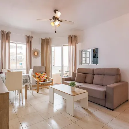 Un Respiro En Playa Victoria 1 Hab Y Salon Con Sofa Cama カディス